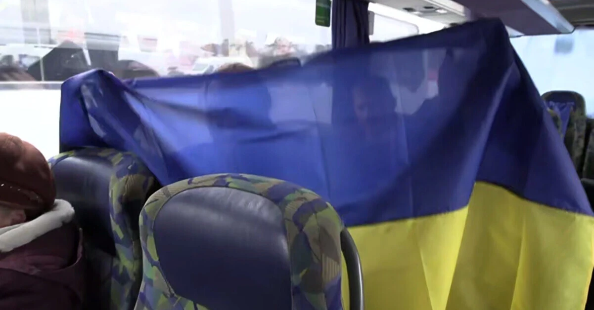 Những người sơ tán từ Oleshki đã vượt biên giới Ukraine — Zelensky